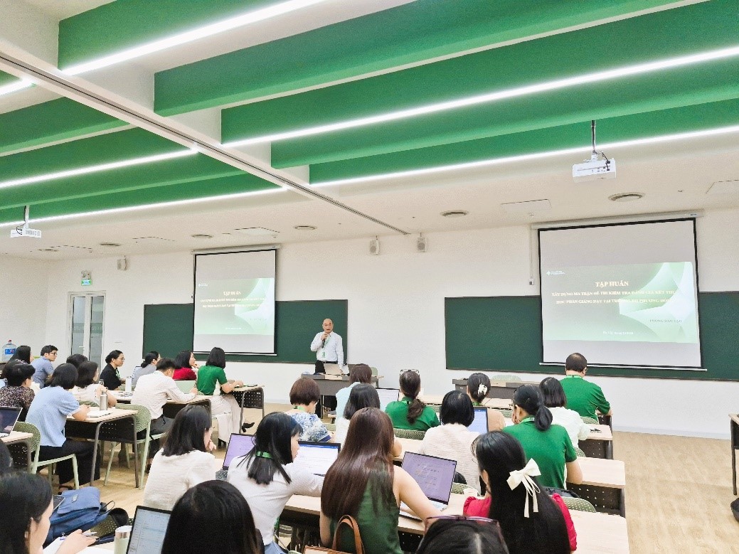 Trường Đại học Phương Đông tập huấn “Xây dựng ma trận đề thi kiểm tra, đánh giá kết thúc học phần”