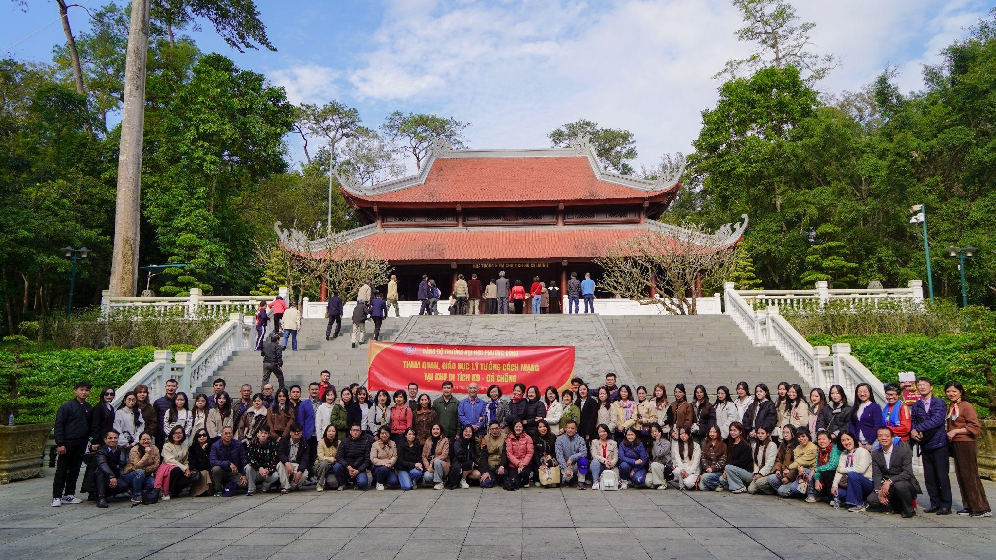 ĐẢNG ỦY TRƯỜNG ĐẠI HỌC PHƯƠNG ĐÔNG THAM QUAN, GIÁO DỤC LÝ TƯỞNG CÁCH MẠNG TẠI KHU DI TÍCH LỊCH SỬ ĐÁ CHÔNG K9 – BA VÌ