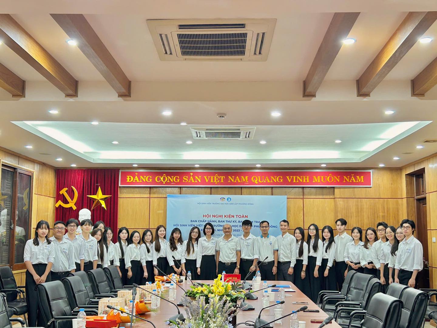 CÙNG NHÌN LẠI CHẰNG ĐƯỜNG ĐÃ QUA