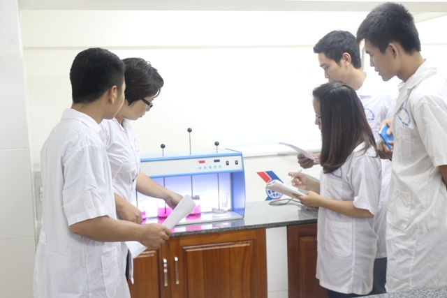 (CNSH)-Thực trạng và giải pháp nâng cao hiệu quả sinh viên NCKH tại Khoa CNSH-MT