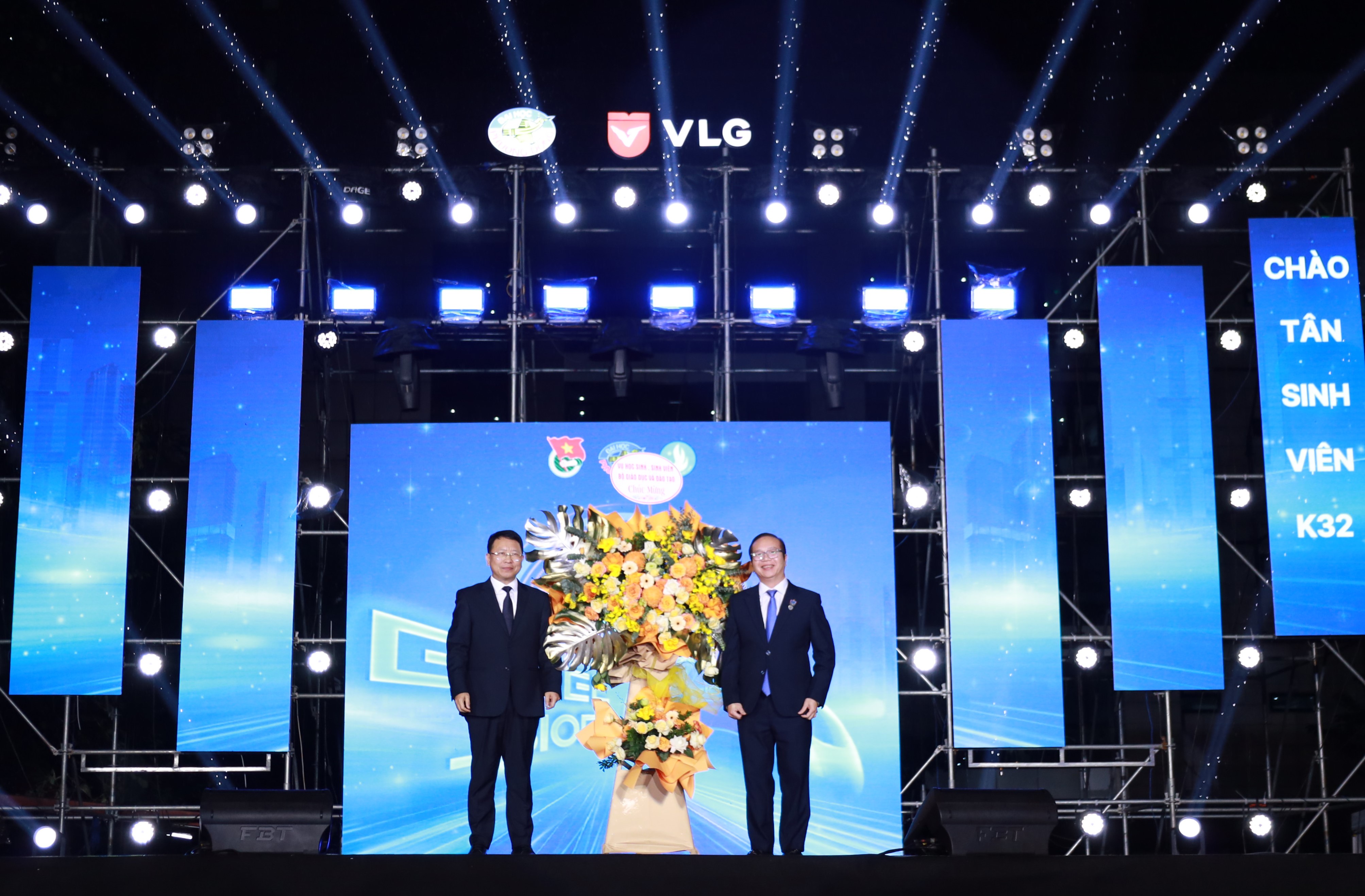 ĐẠI NHẠC HỘI EXCELSIOR 2025 – ĐÊM THANH XUÂN BÙNG NỔ CẢM XÚC CHÀO TÂN SINH VIÊN K32