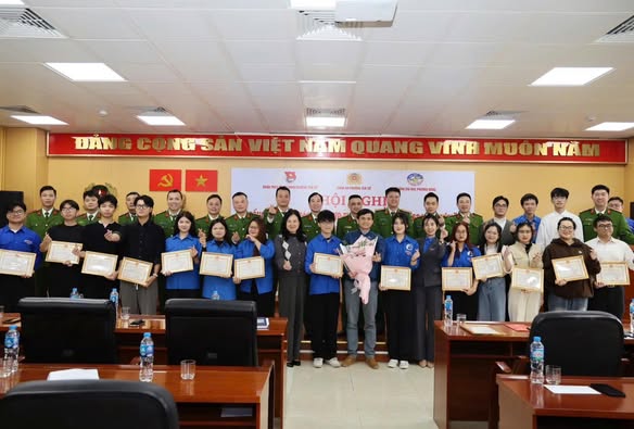 ĐOÀN THANH NIÊN TRƯỜNG ĐẠI HỌC PHƯƠNG ĐÔNG THAM GIA CAO ĐIỂM “LÀM SẠCH DỮ LIỆU ĐĂNG KÝ PHƯƠNG TIỆN – GPLX”