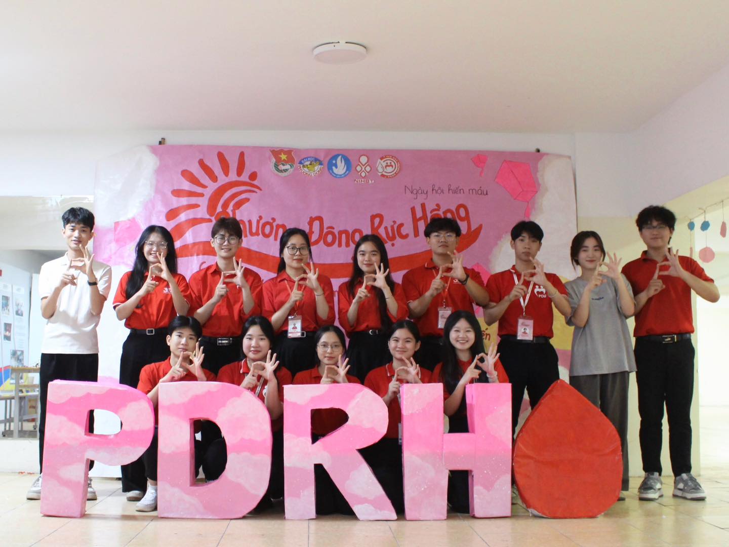 PHƯƠNG ĐÔNG RỰC HỒNG 26