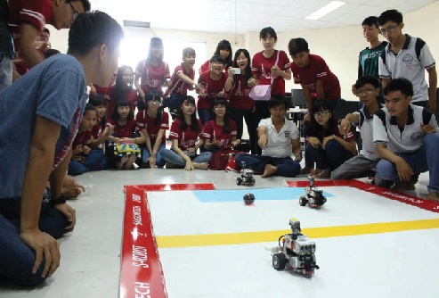 [robot] Chung kết và trao giải giự án chơi vui Robot học tốt Pascal 2015